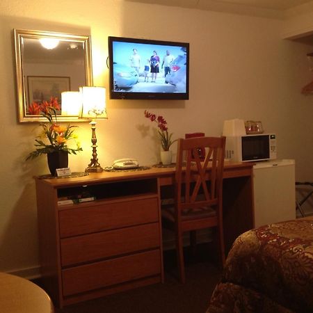 Holiday Motel Bend Bagian luar foto