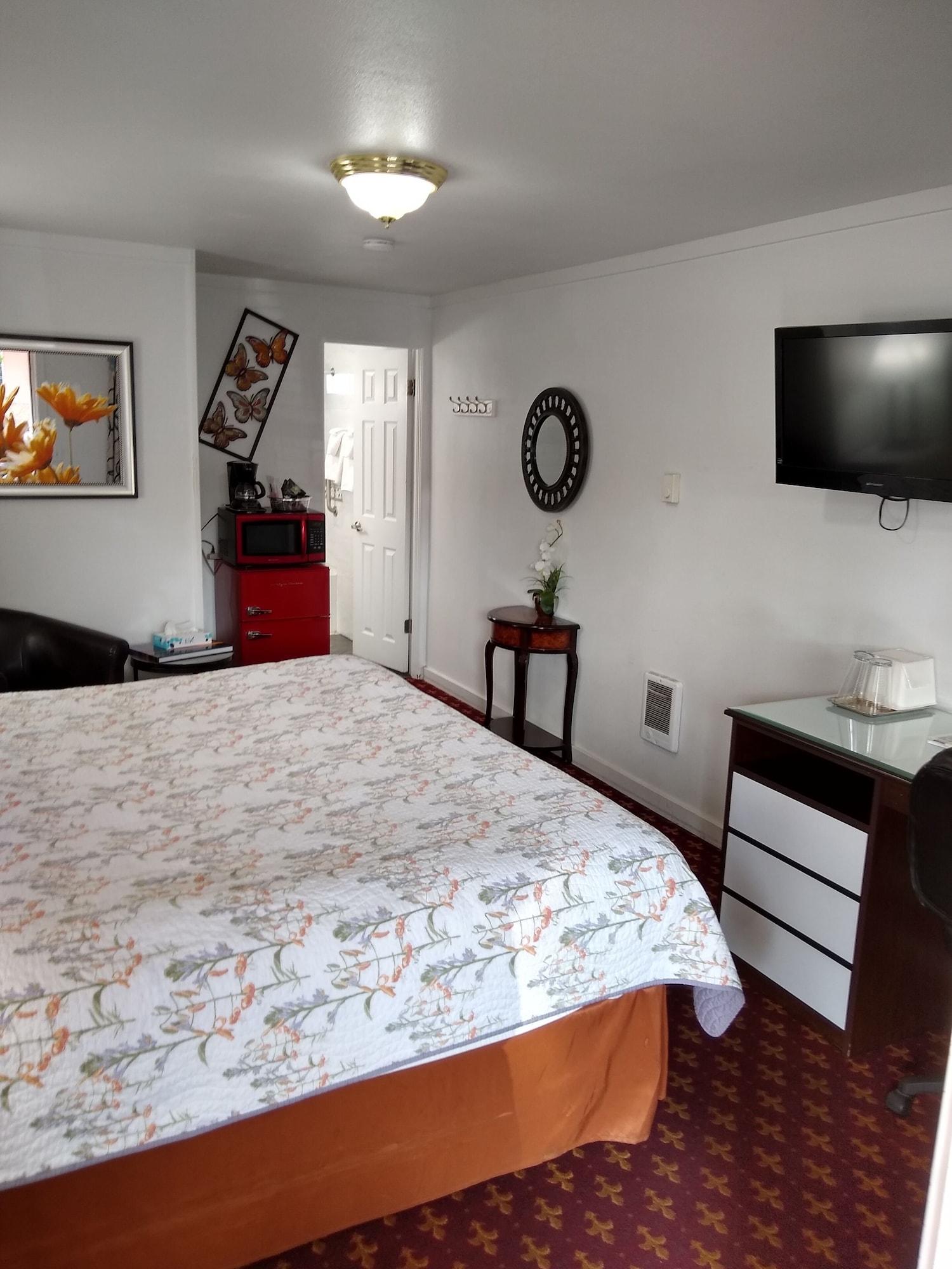 Holiday Motel Bend Bagian luar foto