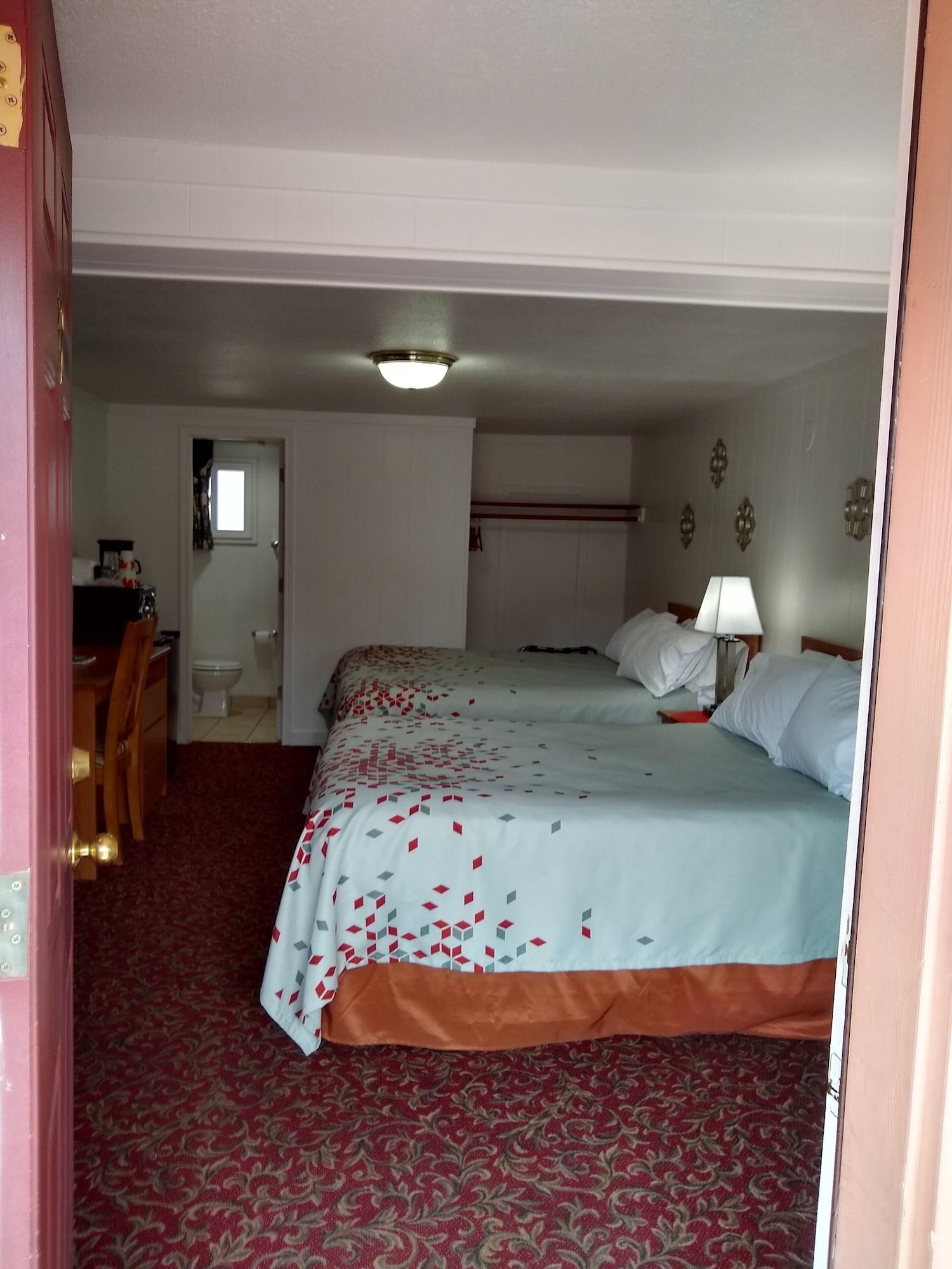 Holiday Motel Bend Bagian luar foto