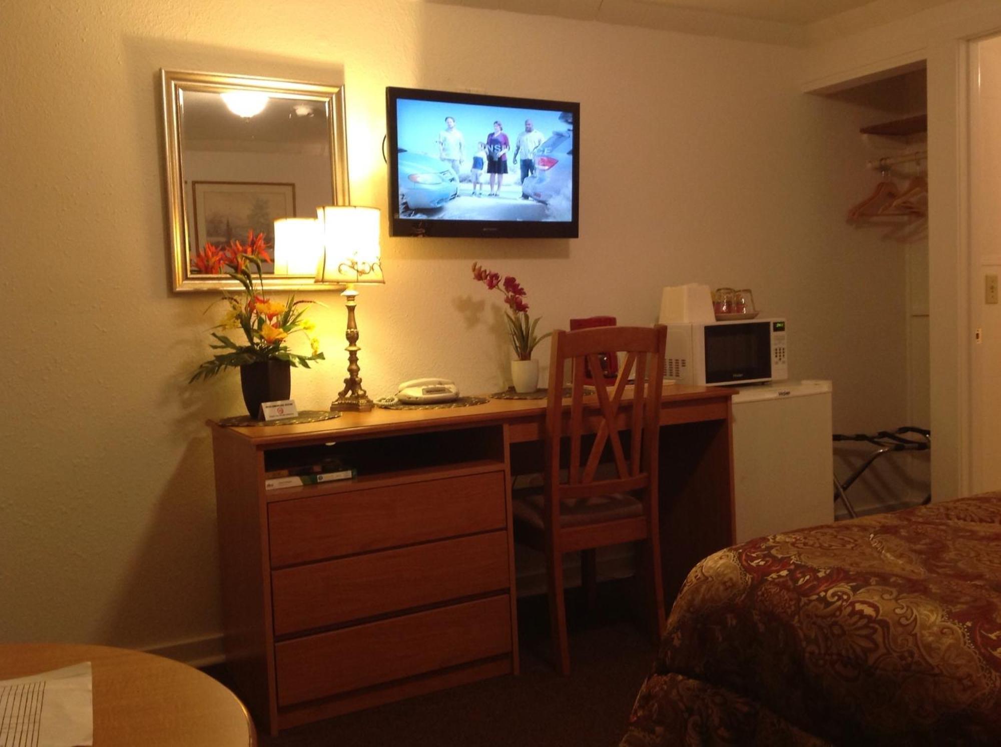 Holiday Motel Bend Bagian luar foto