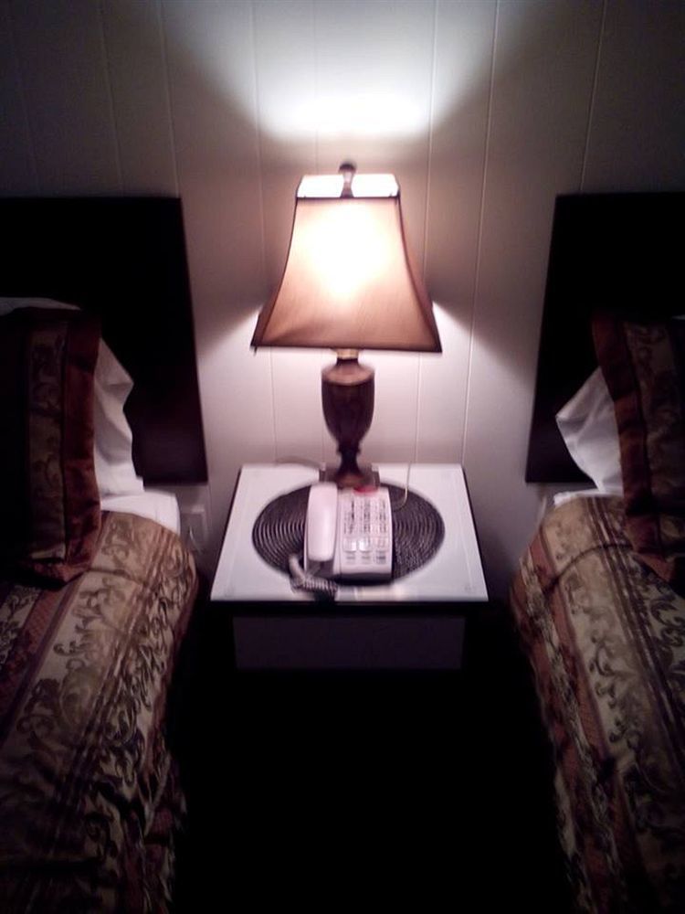 Holiday Motel Bend Bagian luar foto