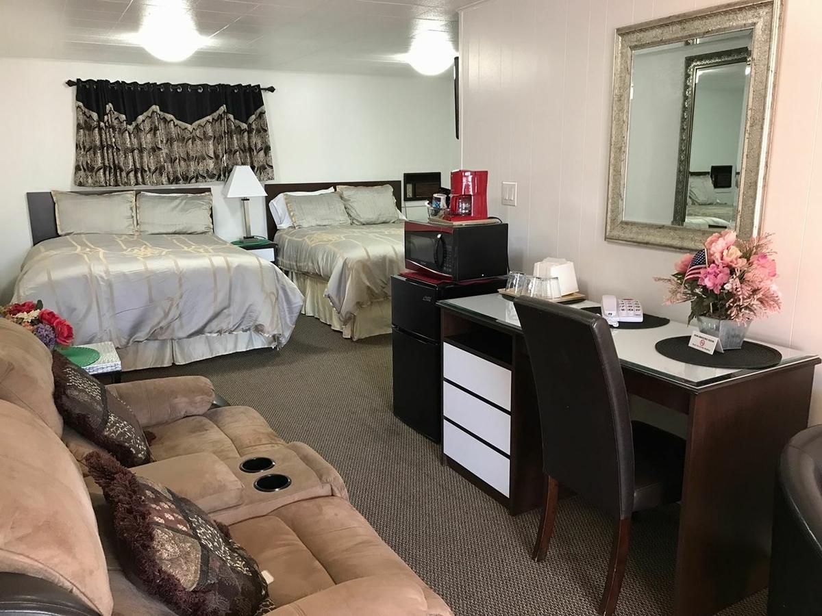 Holiday Motel Bend Bagian luar foto