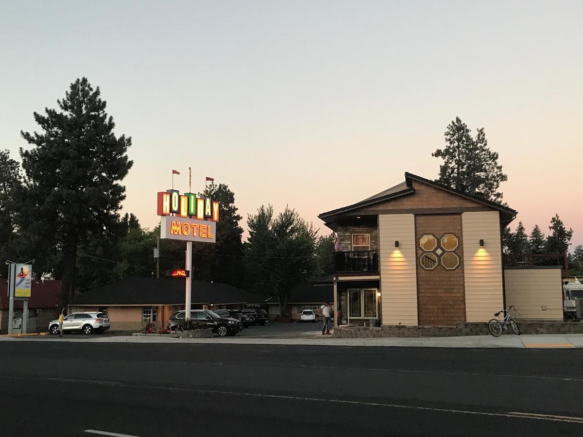 Holiday Motel Bend Bagian luar foto