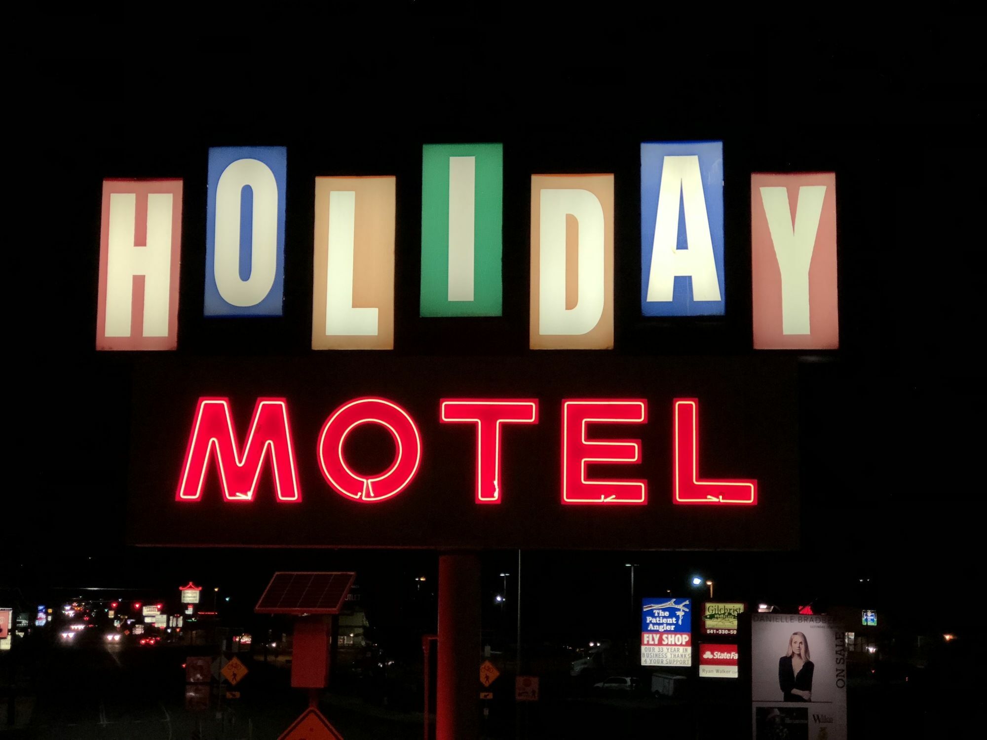 Holiday Motel Bend Bagian luar foto